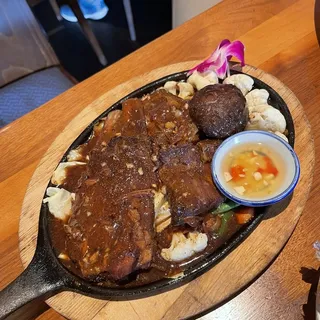 Sizzling Thai Braised Pork Ribs