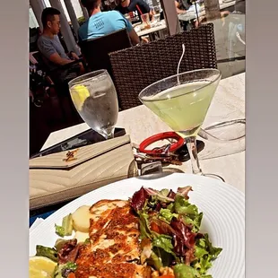 Apple martini &amp; salmon salad