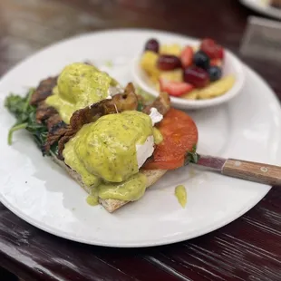Chipotle steak benedict