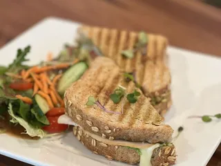 Twinty Cafe