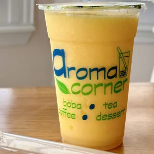 (･‿･) Beat the heat with a #Mango smoothie. I believe summer arrived early-lol. Warm 90 today. #supportlocal @ #AromaCorner