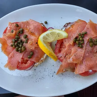 Smoked salmon bagel