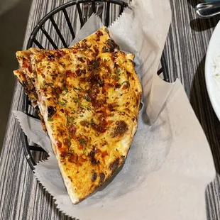 D20. Aroma Spicy Masala Naan