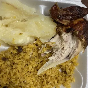 Chicken Rotisserie Combo The chicken was dried and it had some brown spots in the meat. The rice the yucca were ok.