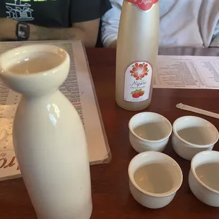 House sake and strawberry sake