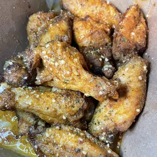 Hot garlic parm wings