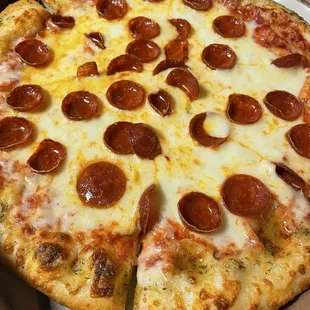 6-cut pepperoni and extra cheese