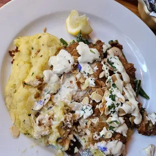 Mary&apos;s Chicken Almondine