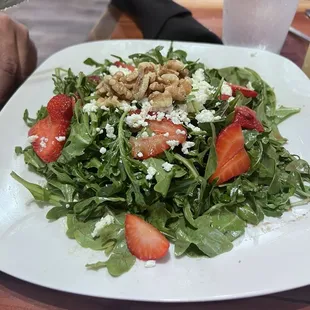 Arugula strawberry salad