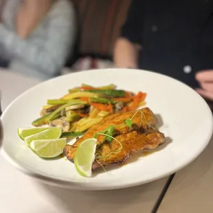 Grilled Corvina with Vegetables (Grilled fish fillet with special seasoning)