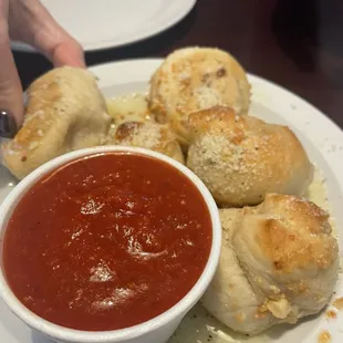 5 Piece Garlic Knots