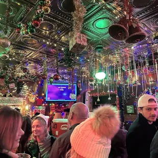 a crowded bar