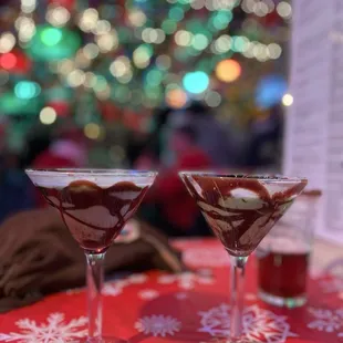 drink, cupcakes