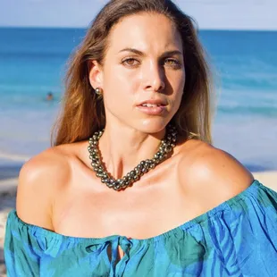 Twisted 3 rows of Tahitian pearls so elegantly wear  buy our beautiful Tahitian model