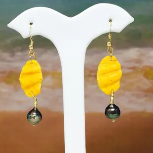 Sunrise chips earrings With tahitian pearls