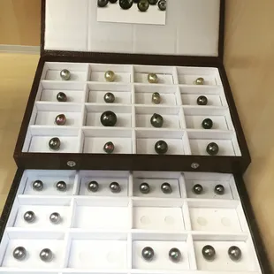 Larger choice of loose pearls  8mto18m