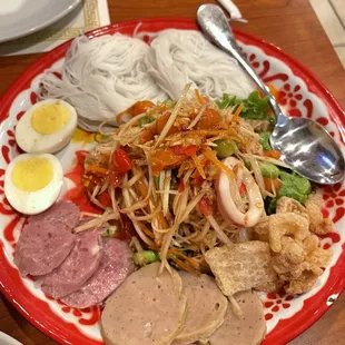 Combination papaya salad