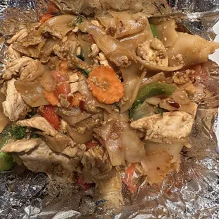 Drunken noodle with chicken
