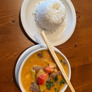 Pineapple curry with beef level 4 spice