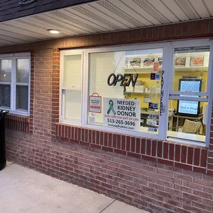 the outside of the restaurant