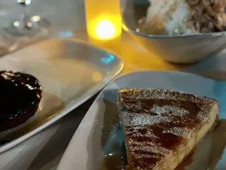 Bistrot Lepic & Wine Bar