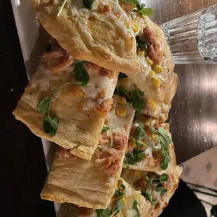 Smoked chicken pizza