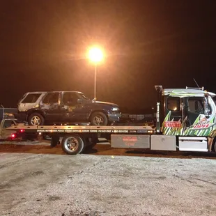 Arrow Towing | Omaha, Nebraska | Heavy Duty Towing | Heavy Hauling | Emergency Roadside Assistance | 402-553-1700