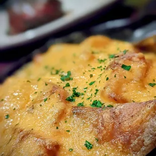 Cheesy potatoes au gratin