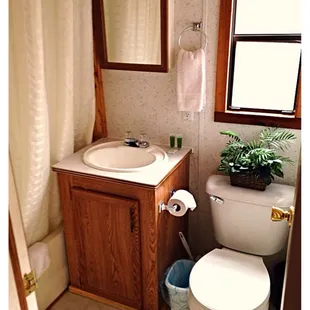 Bathroom (Cottage 2)
