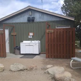 Sparkling bath house and dish washing station