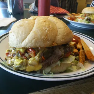 Arroyo Del Oso golf course grill. Green chile cheeseburger.