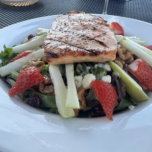 Salmon Arroyo Salad