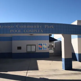 Nice pool. Big slide back there?!?