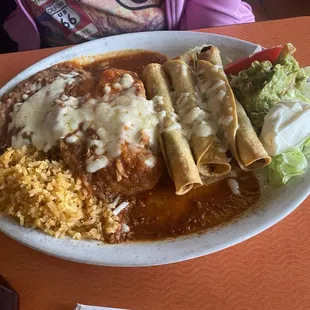 Red sauce alil to much but food was ok