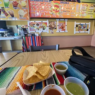 nachos and guacamole