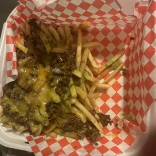 Bought asada #25. Super Fries and 16 oz. Drink and bought 4 red hot sauce and got green sauce instead