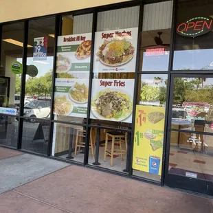 the outside of a restaurant