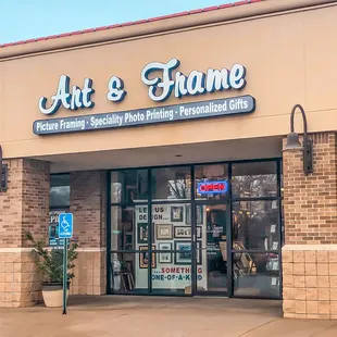 Art &amp; Frame, 1317 N Maize Rd, West Wichita