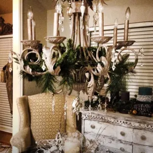 Custom chandelier design by Art &amp; Objects