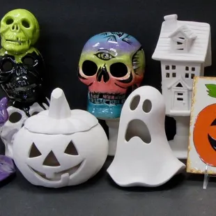 Halloween items, easy to paint!
