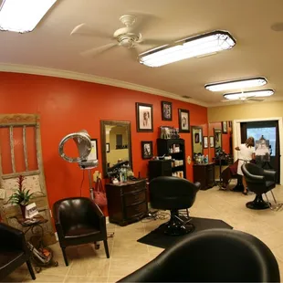 Art N Illusion Salon & Photography Studio