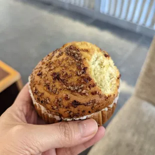 Banana nut muffin