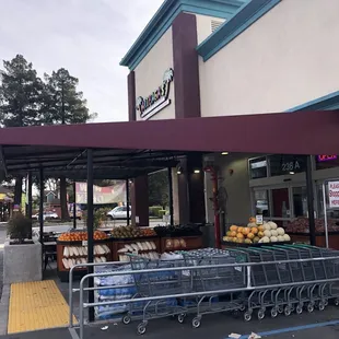 Front entrance. outdoor dining tables available..