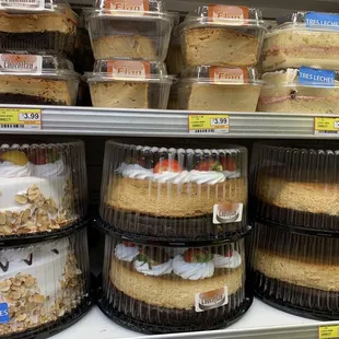 Chocoflan,tres leches and other cakes