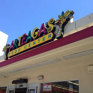 Arteaga&apos;s Food Center on Willow.