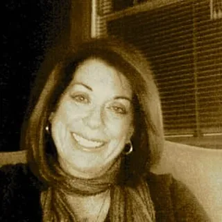 Elaine R.