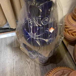 Such a great variety of bright beautiful artesanías