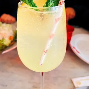 Limoncello Spritz