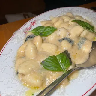 Gnocchi Alfredo with Basil (serves 6)