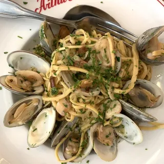 Spaghetti White Clam Sauce